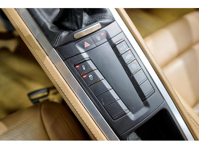 ７１８ケイマン ７１８ケイマン　２．０　レーシングイエロー／左Ｈ／６速マニュアル／スポクロ／ＰＡＳＭ／スポエグ／１９インチケイマンＳアルミ（24枚目）