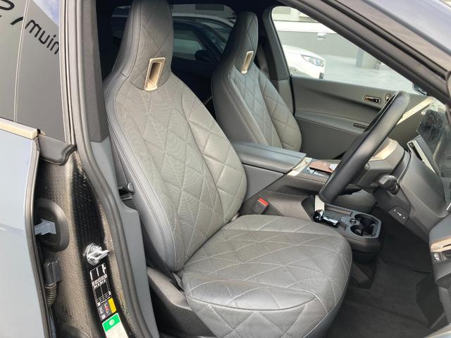 ｉＸ Ｍ６０　Ｍ６０　タイヤ新品交換　サンルーフ　２年保証付　ＥＴＣ２．０　Ｂｏｗｅｒｓ＆Ｗｉｌｋｉｎｓサウンド　スカイラウンジ　ステリングヒーター　ベンチレーションシート　シートヒーター　２２ＡＷ（12枚目）