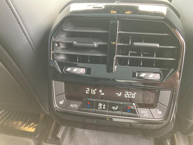 ｉＸ Ｍ６０　Ｍ６０　タイヤ新品交換　サンルーフ　２年保証付　ＥＴＣ２．０　Ｂｏｗｅｒｓ＆Ｗｉｌｋｉｎｓサウンド　スカイラウンジ　ステリングヒーター　ベンチレーションシート　シートヒーター　２２ＡＷ（44枚目）