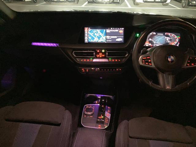２シリーズ Ｍ２３５ｉ　ｘＤｒｉｖｅグランクーペ　２年保証　認定中古車　タイヤ４本新品納車　アドバンスドＰＫＧ　プラスＰＫＧ　アダプティブサスペンション　純正ナビ　バックカメラ　Ｍスポーツシート　パワーシート　シートヒーター　Ｍスポーツブレーキ（4枚目）