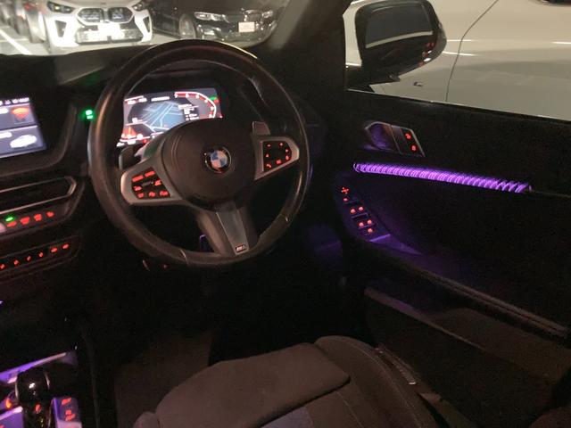 ２シリーズ Ｍ２３５ｉ　ｘＤｒｉｖｅグランクーペ　２年保証　認定中古車　タイヤ４本新品納車　アドバンスドＰＫＧ　プラスＰＫＧ　アダプティブサスペンション　純正ナビ　バックカメラ　Ｍスポーツシート　パワーシート　シートヒーター　Ｍスポーツブレーキ（5枚目）