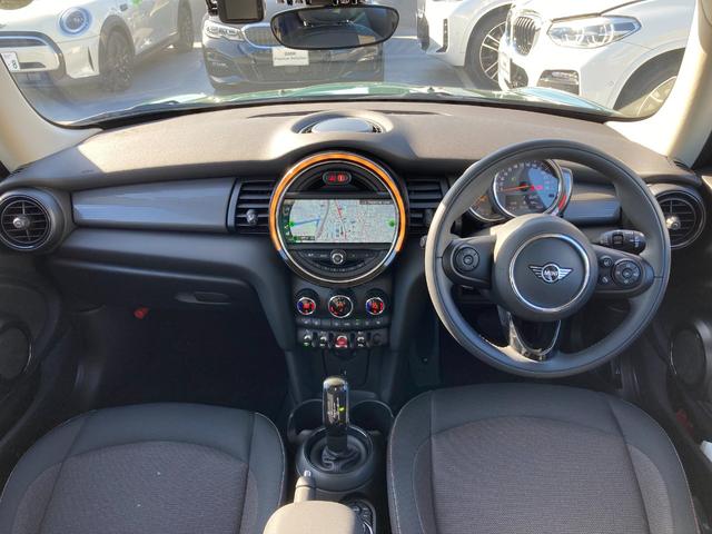 ＭＩＮＩ クーパーＤ　ワンオーナー　純正ナビ　ＬＥＤヘットライト　バックカメラ　シートヒーター　認定中古車　２年保証付き（2枚目）