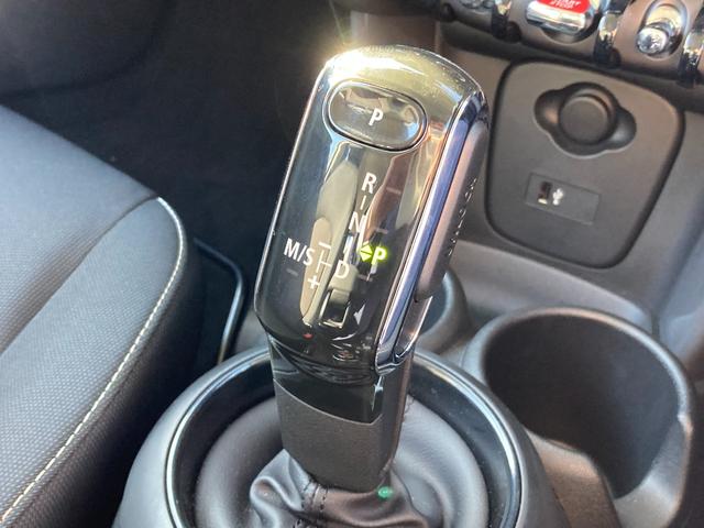 ＭＩＮＩ クーパーＤ　ワンオーナー　純正ナビ　ＬＥＤヘットライト　バックカメラ　シートヒーター　認定中古車　２年保証付き（19枚目）