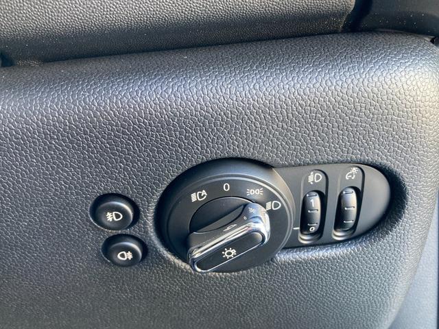 ＭＩＮＩ クーパーＤ　ワンオーナー　純正ナビ　ＬＥＤヘットライト　バックカメラ　シートヒーター　認定中古車　２年保証付き（22枚目）
