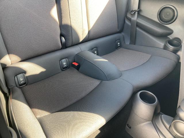 ＭＩＮＩ クーパーＤ　ワンオーナー　純正ナビ　ＬＥＤヘットライト　バックカメラ　シートヒーター　認定中古車　２年保証付き（25枚目）