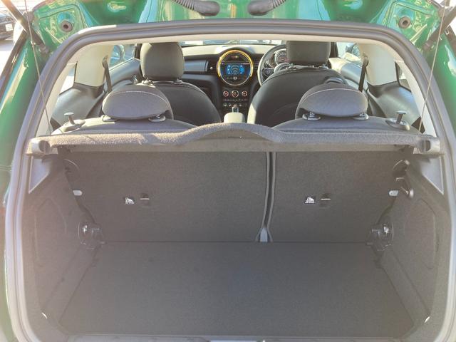 ＭＩＮＩ クーパーＤ　ワンオーナー　純正ナビ　ＬＥＤヘットライト　バックカメラ　シートヒーター　認定中古車　２年保証付き（28枚目）