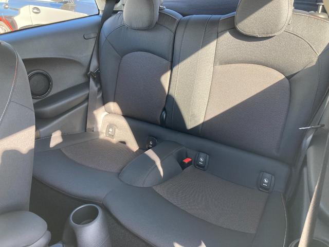 ＭＩＮＩ クーパーＤ　ワンオーナー　純正ナビ　ＬＥＤヘットライト　バックカメラ　シートヒーター　認定中古車　２年保証付き（32枚目）