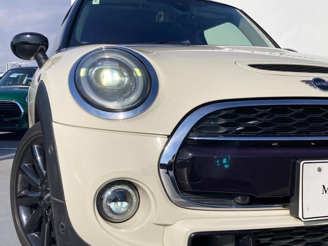 ＭＩＮＩ クーパーＳＤ　純正ナビ　バックカメラ　ペッパーＰＫＧ　　カメラ＆パーキングアシストＰＫＧ　アクティブクルーズコントロール　ＯＰ１７インチブラックアルミ　ＭＩＮＩ　Ｙｏｕｒｓインテリアスタイル　認定中古車（7枚目）