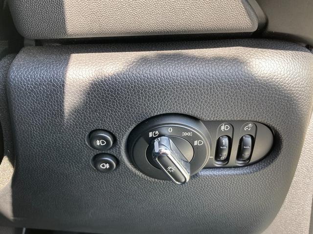 ＭＩＮＩ クーパーＳＤ　純正ナビ　バックカメラ　ペッパーＰＫＧ　　カメラ＆パーキングアシストＰＫＧ　アクティブクルーズコントロール　ＯＰ１７インチブラックアルミ　ＭＩＮＩ　Ｙｏｕｒｓインテリアスタイル　認定中古車（23枚目）