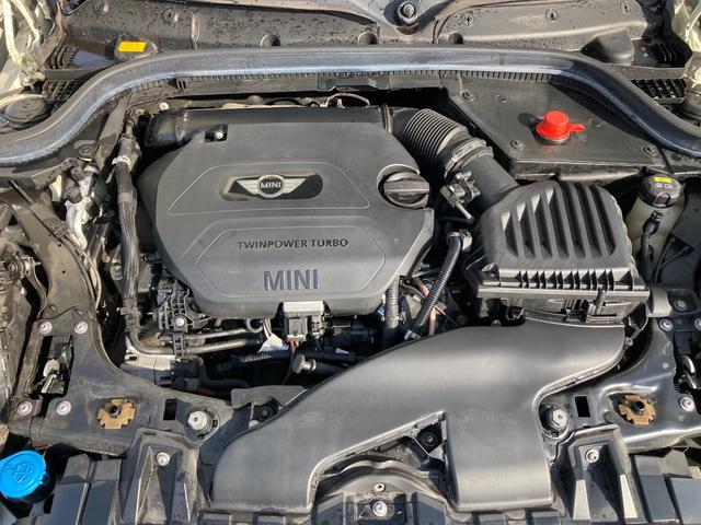 ＭＩＮＩ クーパーＳＤ　純正ナビ　バックカメラ　ペッパーＰＫＧ　　カメラ＆パーキングアシストＰＫＧ　アクティブクルーズコントロール　ＯＰ１７インチブラックアルミ　ＭＩＮＩ　Ｙｏｕｒｓインテリアスタイル　認定中古車（50枚目）