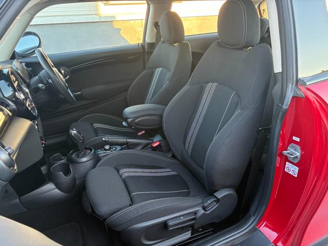 ＭＩＮＩ クーパーＳ　パディ・ホプカーク・エディション　ワンオーナー　スポーツオートマチックトランスミッション　ペッパーＰＫＧ　カメラ＆パーキングアシストＰＫＧ　純正ナビ　バックカメラ　ＥＴＣ２．０　認定中古車　２年保証（32枚目）