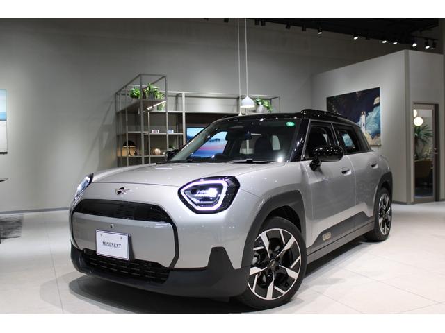 ＭＩＮＩ エースマンＥ　クラシック・トリム　正規認定中古車　弊社デモカー　１８インチアロイホイール　ステアリングヒーター　フロントシートヒーター　ヘッドアップディスプレイ　コンフォートアクセス　ハイビームアシスタント　アップルカープレイ（2枚目）