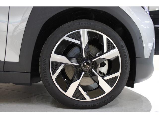 ＭＩＮＩ エースマンＥ　クラシック・トリム　正規認定中古車　弊社デモカー　１８インチアロイホイール　ステアリングヒーター　フロントシートヒーター　ヘッドアップディスプレイ　コンフォートアクセス　ハイビームアシスタント　アップルカープレイ（11枚目）