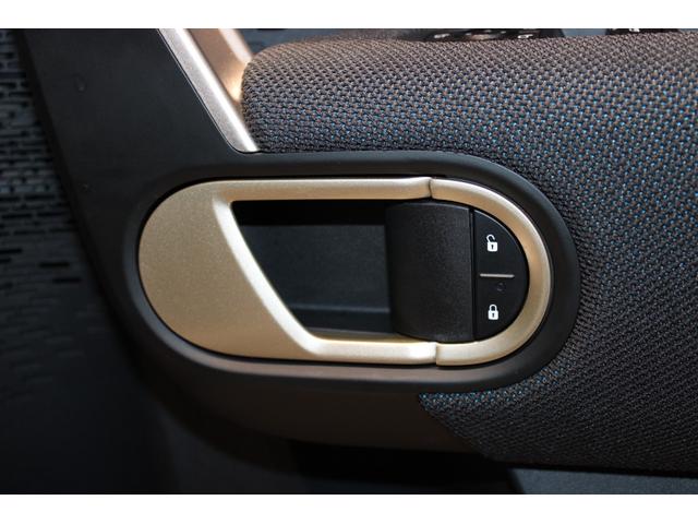 ＭＩＮＩ エースマンＥ　クラシック・トリム　正規認定中古車　弊社デモカー　１８インチアロイホイール　ステアリングヒーター　フロントシートヒーター　ヘッドアップディスプレイ　コンフォートアクセス　ハイビームアシスタント　アップルカープレイ（14枚目）