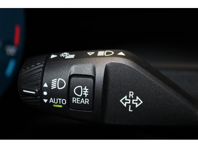 ＭＩＮＩ エースマンＥ　クラシック・トリム　正規認定中古車　弊社デモカー　１８インチアロイホイール　ステアリングヒーター　フロントシートヒーター　ヘッドアップディスプレイ　コンフォートアクセス　ハイビームアシスタント　アップルカープレイ（23枚目）