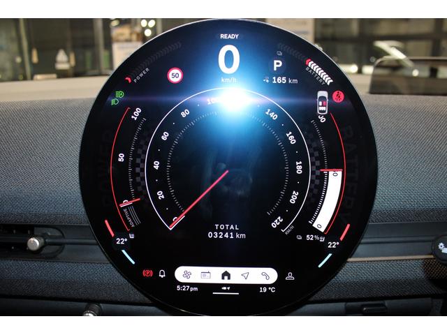 ＭＩＮＩ エースマンＥ　クラシック・トリム　正規認定中古車　弊社デモカー　１８インチアロイホイール　ステアリングヒーター　フロントシートヒーター　ヘッドアップディスプレイ　コンフォートアクセス　ハイビームアシスタント　アップルカープレイ（29枚目）