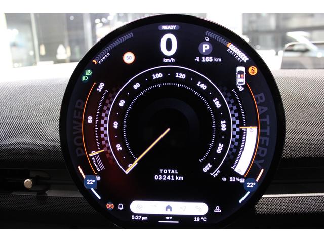 ＭＩＮＩ エースマンＥ　クラシック・トリム　正規認定中古車　弊社デモカー　１８インチアロイホイール　ステアリングヒーター　フロントシートヒーター　ヘッドアップディスプレイ　コンフォートアクセス　ハイビームアシスタント　アップルカープレイ（30枚目）