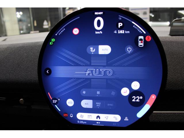 ＭＩＮＩ エースマンＥ　クラシック・トリム　正規認定中古車　弊社デモカー　１８インチアロイホイール　ステアリングヒーター　フロントシートヒーター　ヘッドアップディスプレイ　コンフォートアクセス　ハイビームアシスタント　アップルカープレイ（32枚目）