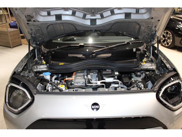 ＭＩＮＩ エースマンＥ　クラシック・トリム　正規認定中古車　弊社デモカー　１８インチアロイホイール　ステアリングヒーター　フロントシートヒーター　ヘッドアップディスプレイ　コンフォートアクセス　ハイビームアシスタント　アップルカープレイ（49枚目）