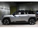 ＭＩＮＩ エースマンＥ　クラシック・トリム　正規認定中古車　弊社デモカー　１８インチアロイホイール　ステアリングヒーター　フロントシートヒーター　ヘッドアップディスプレイ　コンフォートアクセス　ハイビームアシスタント　アップルカープレイ（6枚目）