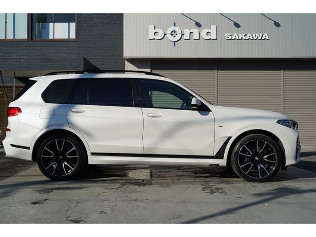 Ｘ７ ｘＤｒｉｖｅ　３５ｄ　Ｍスポーツ　リヤエンターテインメント・パノラマサンルーフ・ウェルネスＰＫＧ・保冷保温機能付カップホルダー・ｈａｒｍａｎ／ｋａｒｄｏｎサウンド・２列目コンフォートシート・　５ゾーンオートマチックエアコンディショナー（8枚目）