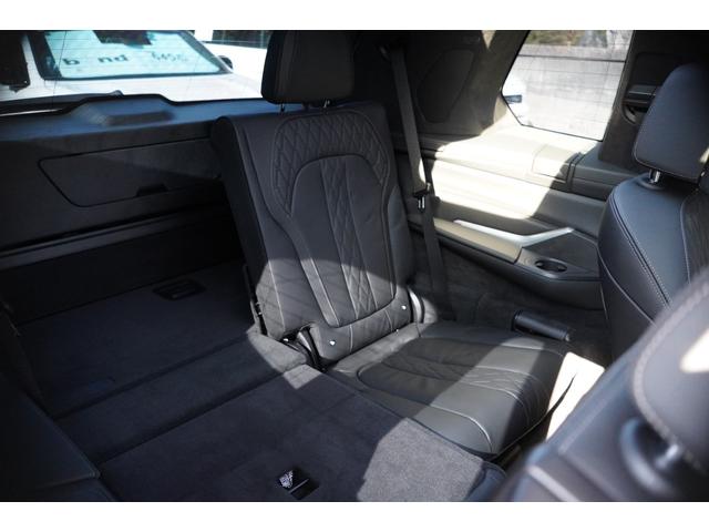 Ｘ７ ｘＤｒｉｖｅ　３５ｄ　Ｍスポーツ　リヤエンターテインメント・パノラマサンルーフ・ウェルネスＰＫＧ・保冷保温機能付カップホルダー・ｈａｒｍａｎ／ｋａｒｄｏｎサウンド・２列目コンフォートシート・　５ゾーンオートマチックエアコンディショナー（44枚目）