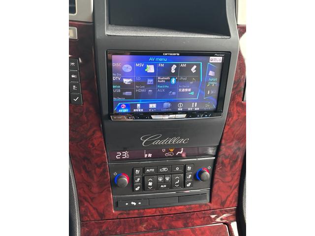 キャデラックエスカレード ベースグレード 正規ディーラー車  日本語取説、記録簿 純正22AW  BOSEスピーカー ナビ バッグカメラ ETC  ドラレコ フルセグ 黒革シート(10枚目)