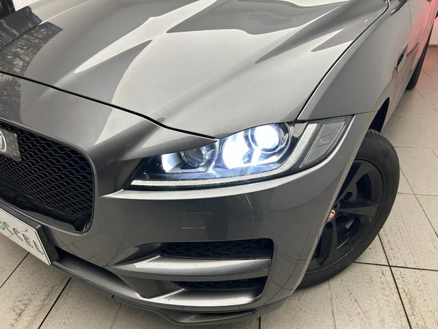 キセノンヘッドライト！「Ｊブレード」と呼ばれるＬＥＤシグネチャーライトを搭載！