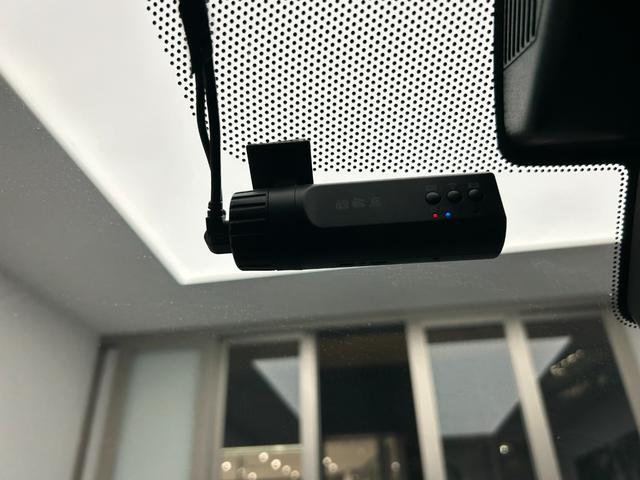 万が一の事故やトラブル時の状況を映像に記録できるドライブレコーダー付き！