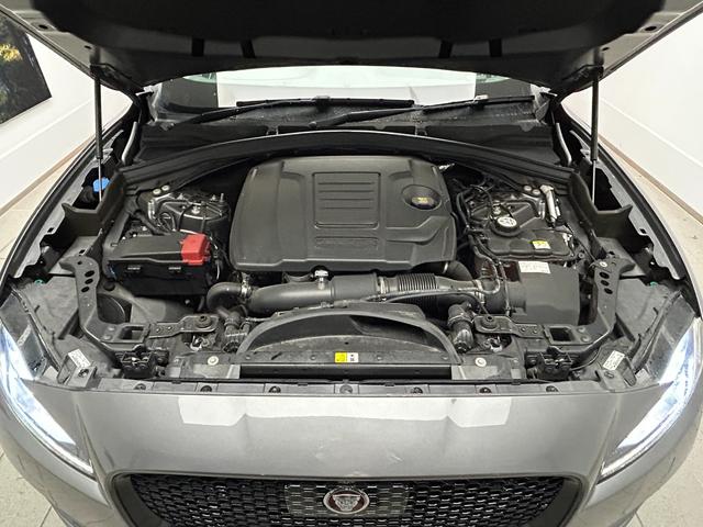 ２リッター直列４気筒ＩＮＧＥＮＩＵＭガソリンエンジン搭載！