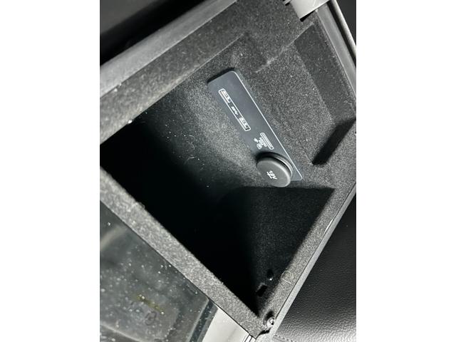 ＵＳＢやシガーソケットコンソール内に設置されています。