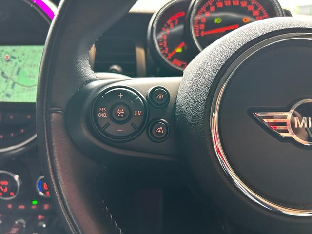MINI クーパー バーガンディー エディション 限定車 インテリジェントS アクティブクルーズ 純正ナビ バックカメラ ユニオンジャックテール LEDヘッドライト 純正16アルミ シルバールーフ&シルバーミラーkバー 専用ディスプレイリング 後期型(12枚目)