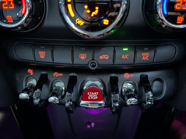 MINI クーパー バーガンディー エディション 限定車 インテリジェントS アクティブクルーズ 純正ナビ バックカメラ ユニオンジャックテール LEDヘッドライト 純正16アルミ シルバールーフ&シルバーミラーkバー 専用ディスプレイリング 後期型(14枚目)