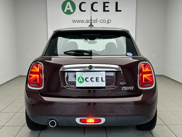 MINI クーパー バーガンディー エディション 限定車 インテリジェントS アクティブクルーズ 純正ナビ バックカメラ ユニオンジャックテール LEDヘッドライト 純正16アルミ シルバールーフ&シルバーミラーkバー 専用ディスプレイリング 後期型(18枚目)
