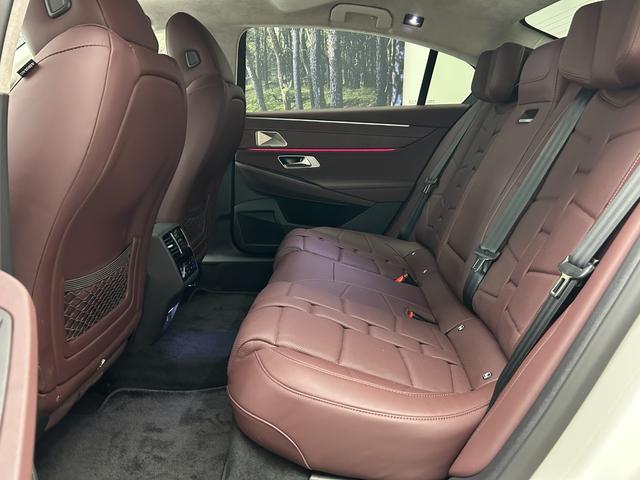 ＤＳ９ オペラ　Ｅ－テンス　プラグインハイブリッド　ＡＣＣ　サンルーフ　アールルビィナッパレザー　シートヒーター＆ベンチレーション　ナビゲーションＦ＆Ｂカメラ　ナイトヴィジョン　フォーカルプレミアムサウンド　ＥＶ距離６５ｋｍ（7枚目）