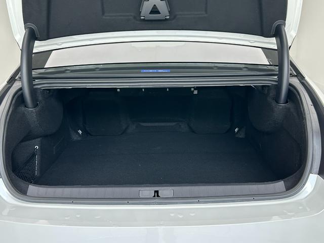 ＤＳ９ オペラ　Ｅ－テンス　プラグインハイブリッド　ＡＣＣ　サンルーフ　アールルビィナッパレザー　シートヒーター＆ベンチレーション　ナビゲーションＦ＆Ｂカメラ　ナイトヴィジョン　フォーカルプレミアムサウンド　ＥＶ距離６５ｋｍ（8枚目）