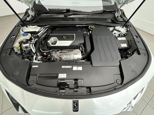 ＤＳ９ オペラ　Ｅ－テンス　プラグインハイブリッド　ＡＣＣ　サンルーフ　アールルビィナッパレザー　シートヒーター＆ベンチレーション　ナビゲーションＦ＆Ｂカメラ　ナイトヴィジョン　フォーカルプレミアムサウンド　ＥＶ距離６５ｋｍ（20枚目）