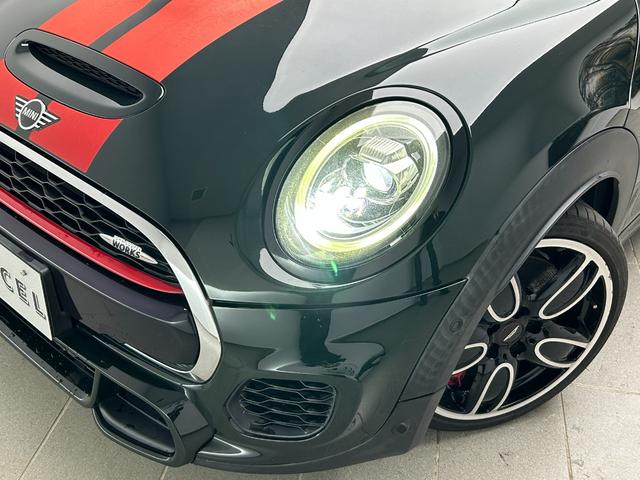 ＭＩＮＩ ジョンクーパーワークス　インテリジェントＳ　アクティブクルーズ　純正ナビ　バックカメラ　カープレイ対応　ヘッドアップディスプレイ　ユニオンジャックテール　ＬＥＤヘッドライト（4枚目）