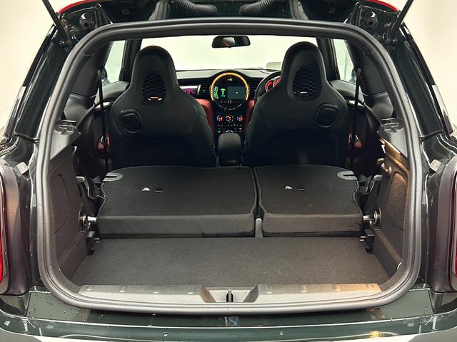 ＭＩＮＩ ジョンクーパーワークス　インテリジェントＳ　アクティブクルーズ　純正ナビ　バックカメラ　カープレイ対応　ヘッドアップディスプレイ　ユニオンジャックテール　ＬＥＤヘッドライト（8枚目）