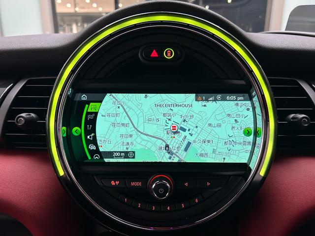 ＭＩＮＩ ジョンクーパーワークス　インテリジェントＳ　アクティブクルーズ　純正ナビ　バックカメラ　カープレイ対応　ヘッドアップディスプレイ　ユニオンジャックテール　ＬＥＤヘッドライト（9枚目）