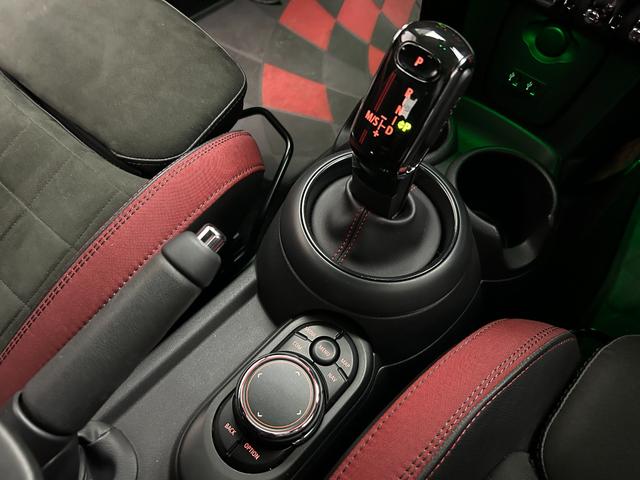 ＭＩＮＩ ジョンクーパーワークス　インテリジェントＳ　アクティブクルーズ　純正ナビ　バックカメラ　カープレイ対応　ヘッドアップディスプレイ　ユニオンジャックテール　ＬＥＤヘッドライト（11枚目）