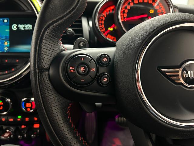 ＭＩＮＩ ジョンクーパーワークス　インテリジェントＳ　アクティブクルーズ　純正ナビ　バックカメラ　カープレイ対応　ヘッドアップディスプレイ　ユニオンジャックテール　ＬＥＤヘッドライト（12枚目）