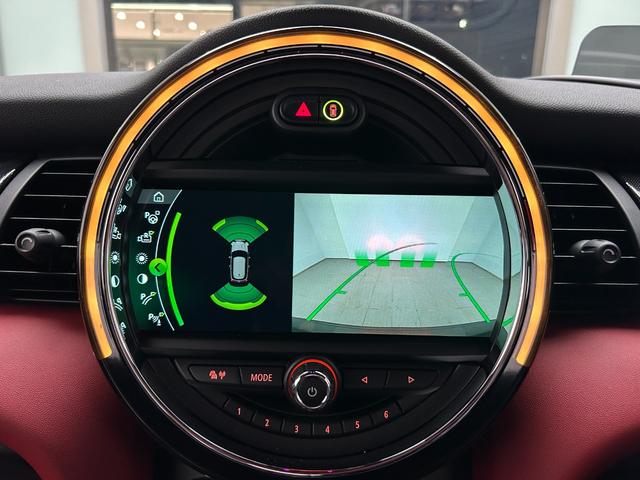 ＭＩＮＩ ジョンクーパーワークス　インテリジェントＳ　アクティブクルーズ　純正ナビ　バックカメラ　カープレイ対応　ヘッドアップディスプレイ　ユニオンジャックテール　ＬＥＤヘッドライト（13枚目）