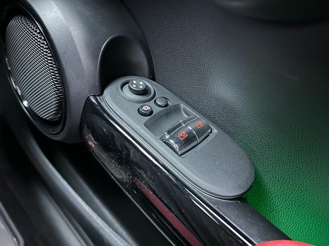 ＭＩＮＩ ジョンクーパーワークス　インテリジェントＳ　アクティブクルーズ　純正ナビ　バックカメラ　カープレイ対応　ヘッドアップディスプレイ　ユニオンジャックテール　ＬＥＤヘッドライト（27枚目）