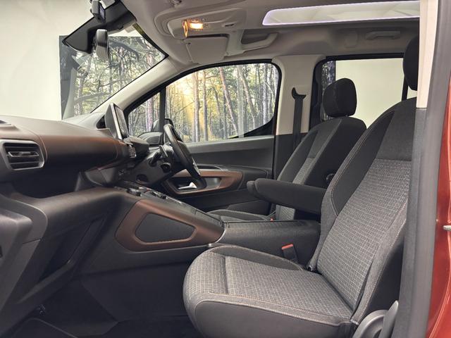 リフター GT アクティブクルーズコントロール ガラスルーフ カープレイ対応ディスプレイオーディオ バックカメラ レーンアシスト ブラインドスポットアシスト 両側スライドドア スマートキー(6枚目)