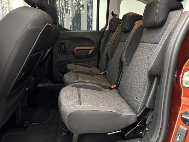 リフター GT アクティブクルーズコントロール ガラスルーフ カープレイ対応ディスプレイオーディオ バックカメラ レーンアシスト ブラインドスポットアシスト 両側スライドドア スマートキー(7枚目)