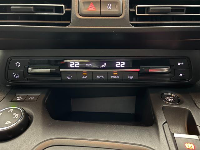 リフター GT アクティブクルーズコントロール ガラスルーフ カープレイ対応ディスプレイオーディオ バックカメラ レーンアシスト ブラインドスポットアシスト 両側スライドドア スマートキー(11枚目)