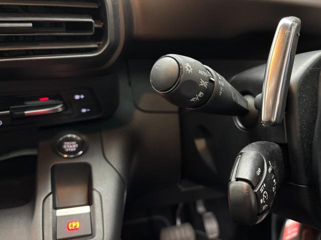 リフター GT アクティブクルーズコントロール ガラスルーフ カープレイ対応ディスプレイオーディオ バックカメラ レーンアシスト ブラインドスポットアシスト 両側スライドドア スマートキー(27枚目)