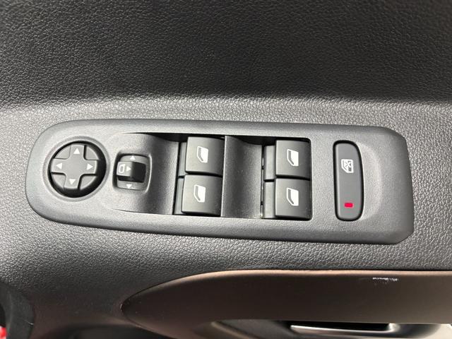 リフター GT アクティブクルーズコントロール ガラスルーフ カープレイ対応ディスプレイオーディオ バックカメラ レーンアシスト ブラインドスポットアシスト 両側スライドドア スマートキー(31枚目)