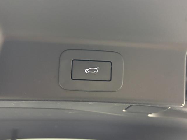 Fペイス R-ダイナミック ブラック P250 アクティブクルーズコントロール パノラミックガラスルーフ ベージュレザーシートヒーター Rダイナミックエアロ&20インチブラックアルミ ナビ3Dサラウンドカメラ 電動テールゲート LEDヘッドライト(16枚目)